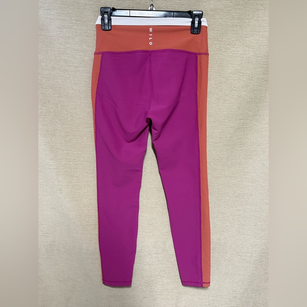 Wilo Women's Pink and Orange white top workout Leggings Size Medium